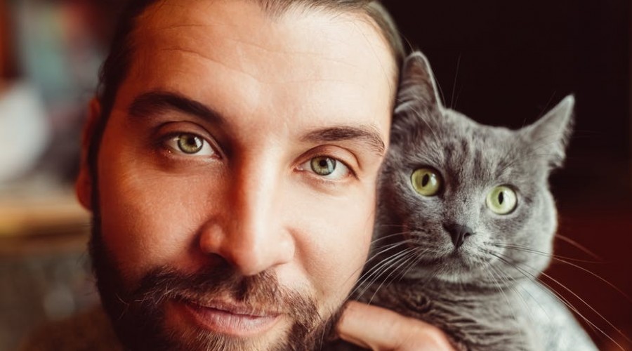 We studied what happens when guys add their cats to their dating app profiles